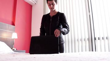 Brunet Briz asshole play